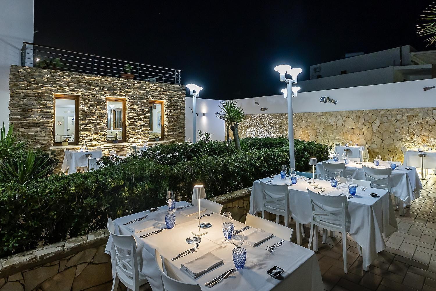 Hotel Ristorante Cavalluccio Marino LMP Exterior foto